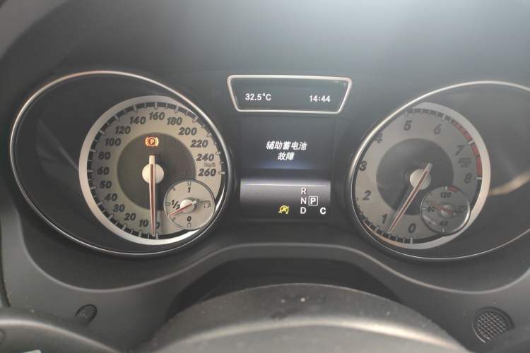 Used Mercedes-Benz GLA 2016 GLA 260 4MATIC Sport Edition Instrument Cluster