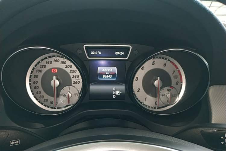Used Mercedes-Benz GLA 2016 GLA 200 Fashion Model Instrument Cluster