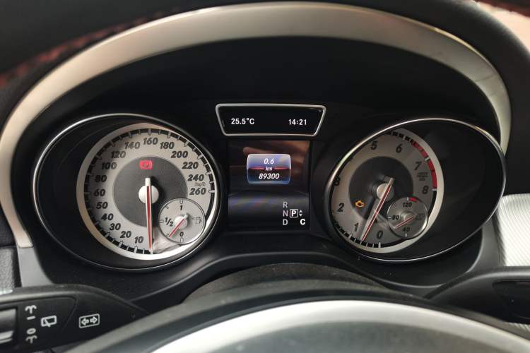 Used Mercedes-Benz GLA 2016 GLA 220 4MATIC Luxury Model Instrument Cluster