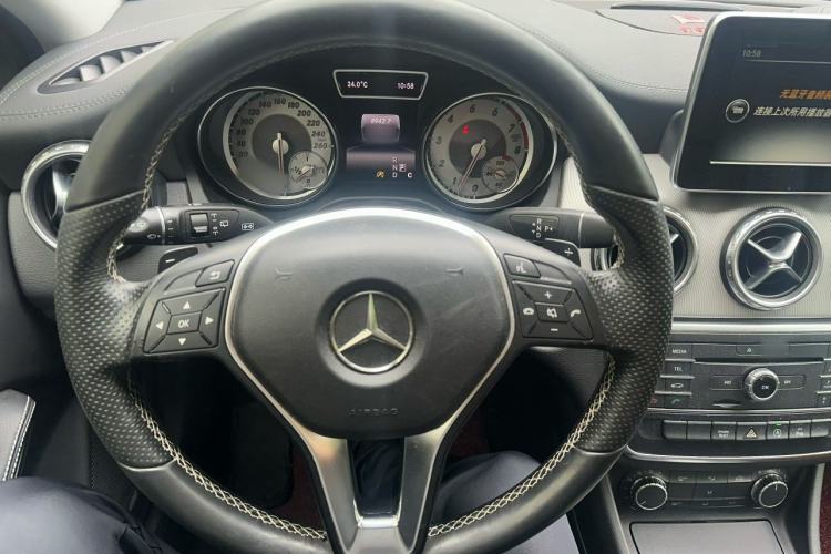 Used Mercedes-Benz GLA 2016 GLA 200 Fashion Model Interior 2
