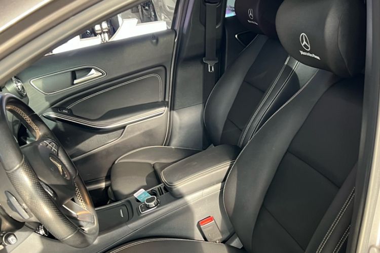 Used Mercedes-Benz GLA 2016 GLA 200 Sport Edition Interior 2