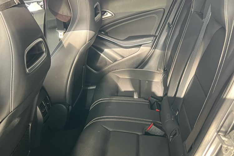 Used Mercedes-Benz GLA 2016 GLA 200 Sport Edition Interior 3