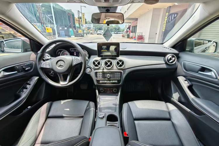 Used Mercedes-Benz GLA 2016 GLA 200 Sport Edition Interior 3