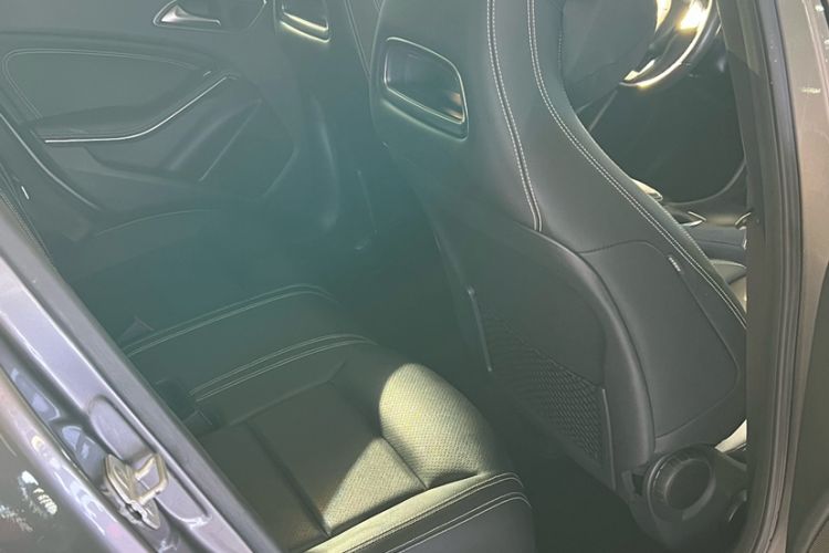 Used Mercedes-Benz GLA 2016 GLA 200 Sport Edition Interior 6