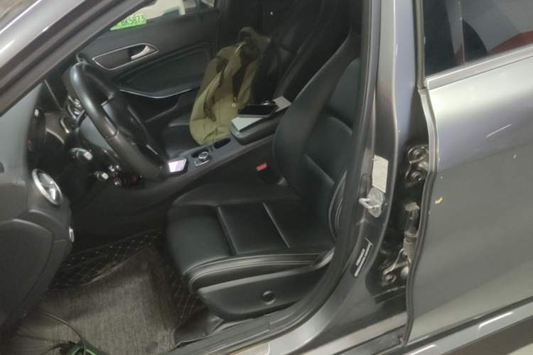 Used Mercedes-Benz GLA 2016 GLA 220 4MATIC Fashion Edition Left Front Seat