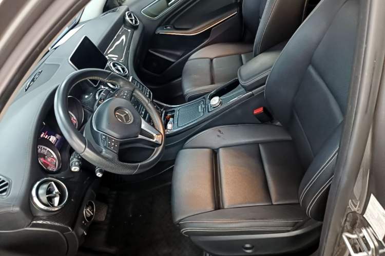 Used Mercedes-Benz GLA 2016 GLA 220 4MATIC Fashion Edition Left Front Seat