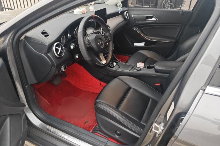 Used Mercedes-Benz GLA 2016 GLA 200 Fashion Model Left Front Seat