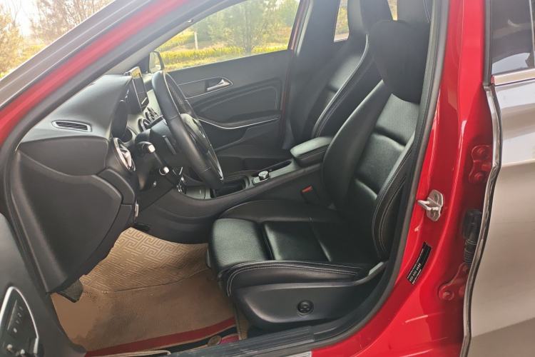 Used Mercedes-Benz GLA 2016 GLA 200 Sport Edition Left Front Seat