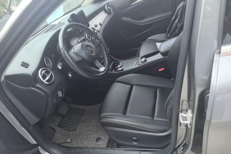 Used Mercedes-Benz GLA 2016 GLA 200 Sport Edition Left Front Seat