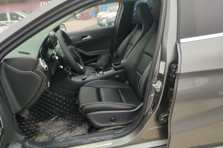 Used Mercedes-Benz GLA 2016 GLA 200 Sport Edition Left Front Seat