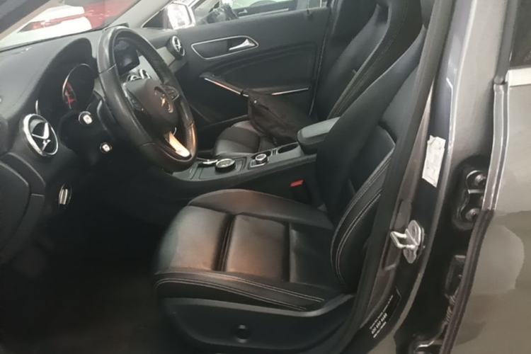 Used Mercedes-Benz GLA 2016 GLA 200 Fashion Model Left Front Seat