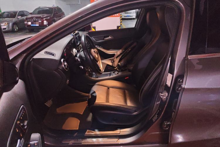 Used Mercedes-Benz GLA 2016 GLA 220 4MATIC Fashion Edition Left Front Seat