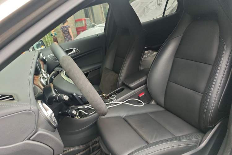 Used Mercedes-Benz GLA 2016 GLA 260 4MATIC Sport Edition Left Front Seat