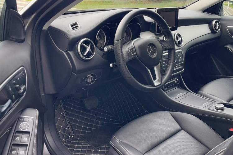 Used Mercedes-Benz GLA 2016 GLA 200 Fashion Model Left Front Seat