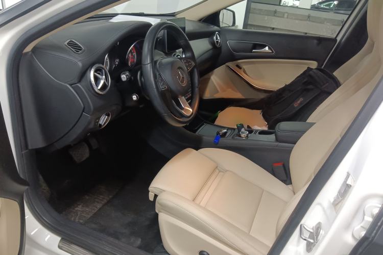 Used Mercedes-Benz GLA 2016 GLA 220 4MATIC Fashion Edition Left Front Seat