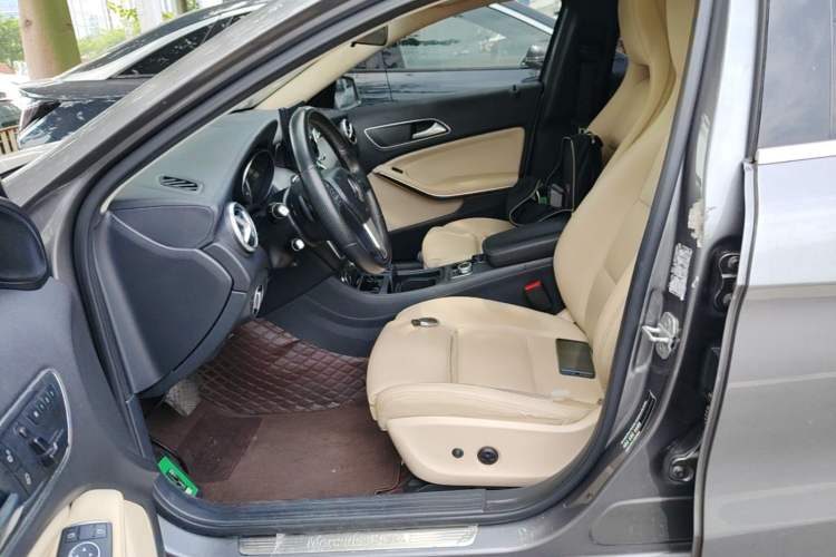 Used Mercedes-Benz GLA 2016 GLA 220 4MATIC Fashion Edition Left Front Seat