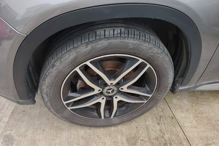 Used Mercedes-Benz GLA 2016 GLA 200 Fashion Model Left Front Wheel Hub