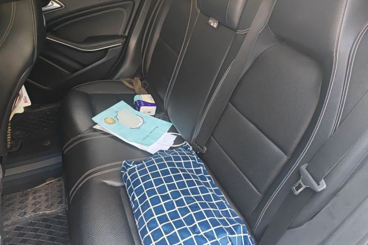 Used Mercedes-Benz GLA 2016 GLA 200 Fashion Model Left Rear Seat