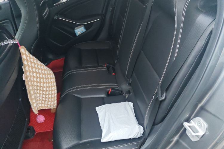 Used Mercedes-Benz GLA 2016 GLA 200 Fashion Model Left Rear Seat