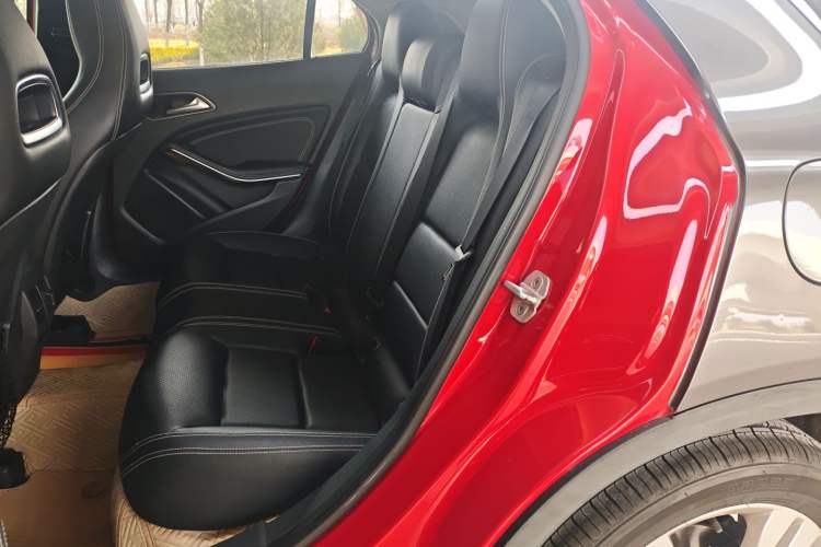 Used Mercedes-Benz GLA 2016 GLA 200 Sport Edition Left Rear Seat