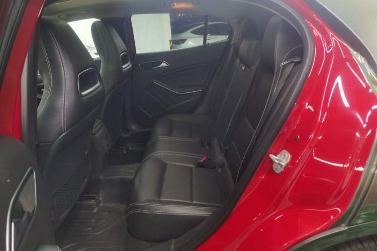Used Mercedes-Benz GLA 2016 GLA 220 4MATIC Fashion Edition Left Rear Seat