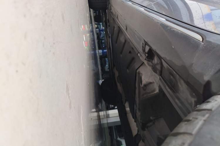 Used Mercedes-Benz GLA 2016 GLA 200 Fashion Model Left Side Sill