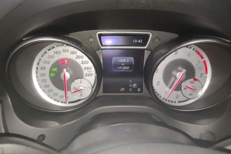 Used Mercedes-Benz GLA 2016 GLA 220 4MATIC Fashion Edition Odometer Close Up