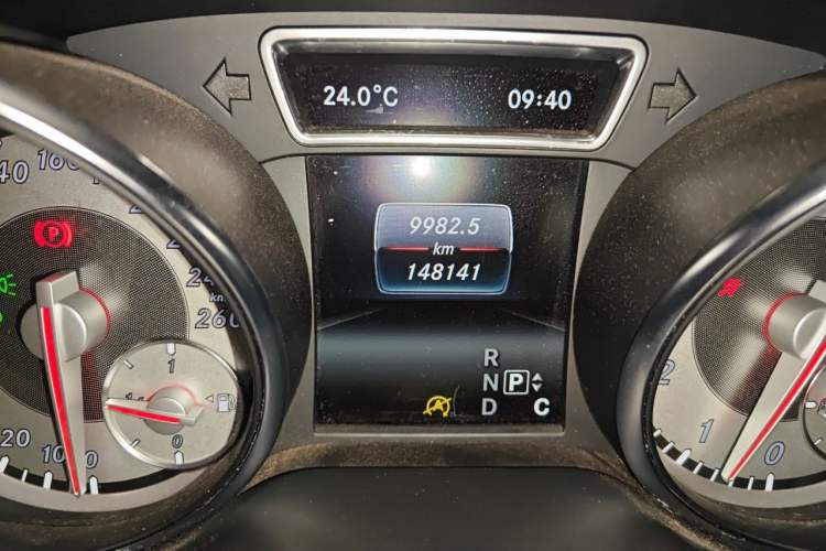 Used Mercedes-Benz GLA 2016 GLA 220 4MATIC Fashion Edition Odometer Close Up