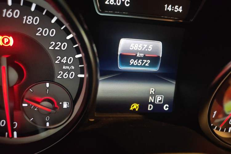 Used Mercedes-Benz GLA 2016 GLA 220 4MATIC Luxury Model Odometer Close Up