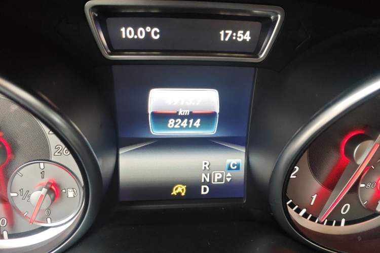 Used Mercedes-Benz GLA 2016 GLA 200 Fashion Model Odometer Close Up