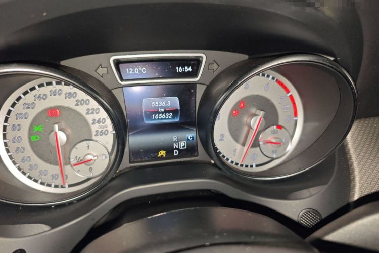 Used Mercedes-Benz GLA 2016 GLA 200 Sport Edition Odometer Close Up