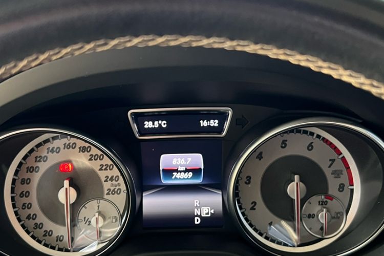 Used Mercedes-Benz GLA 2016 GLA 200 Sport Edition Odometer Close Up