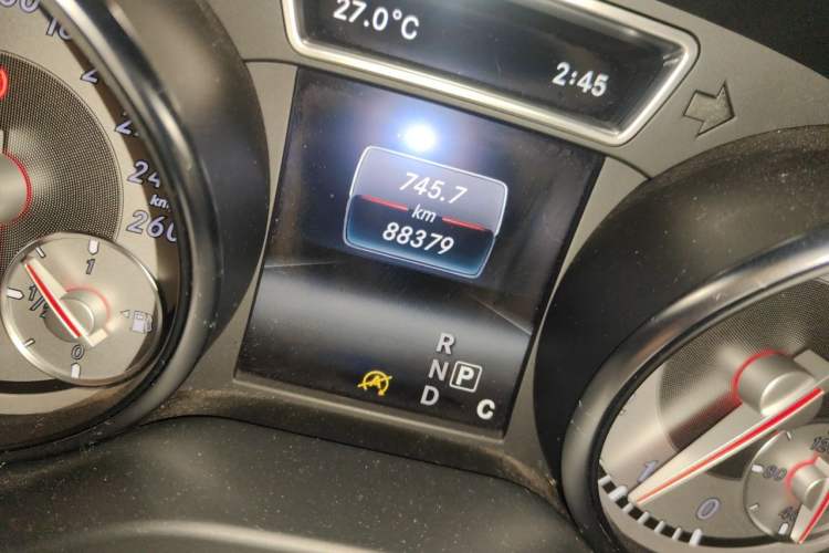 Used Mercedes-Benz GLA 2016 GLA 200 Fashion Model Odometer Close Up