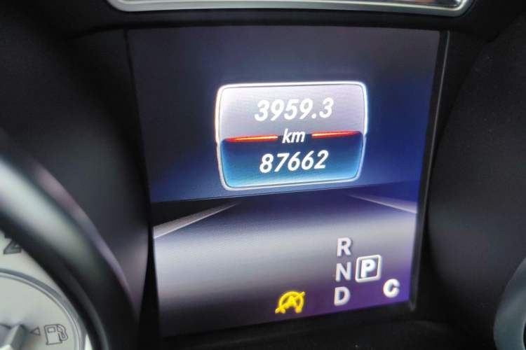 Used Mercedes-Benz GLA 2016 GLA 200 Sport Edition Odometer Close Up