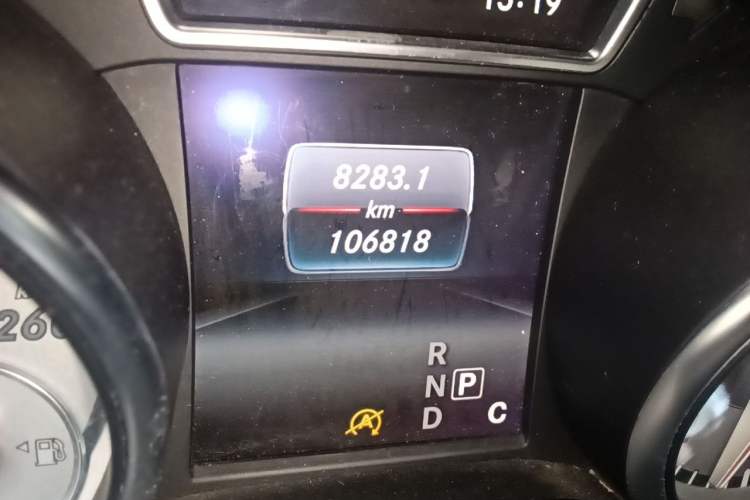 Used Mercedes-Benz GLA 2016 GLA 200 Sport Edition Odometer Close Up