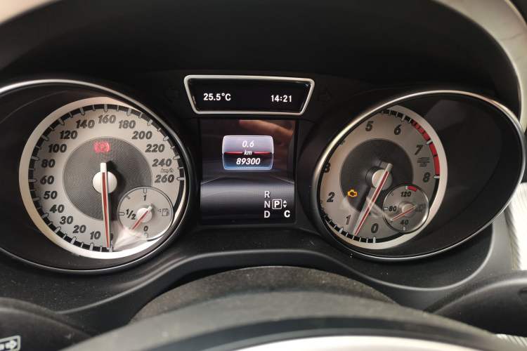 Used Mercedes-Benz GLA 2016 GLA 220 4MATIC Luxury Model Odometer Close Up