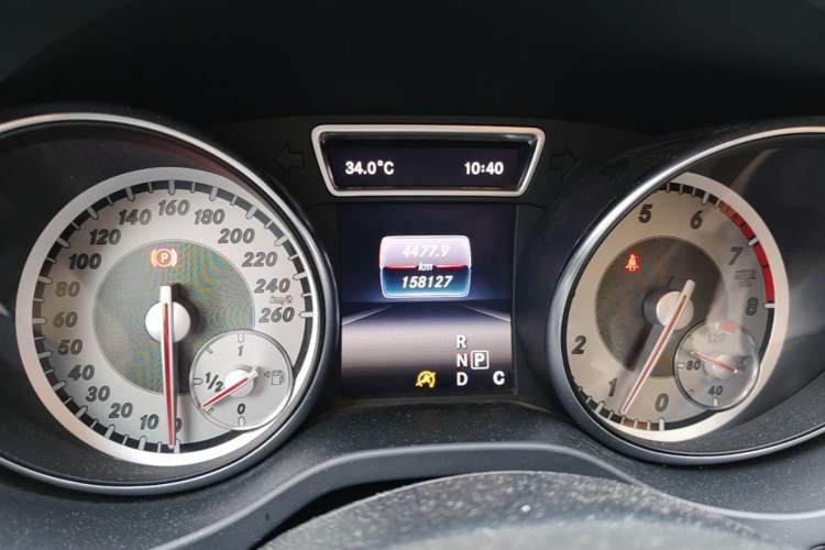 Used Mercedes-Benz GLA 2016 GLA 220 4MATIC Fashion Edition Odometer Close Up