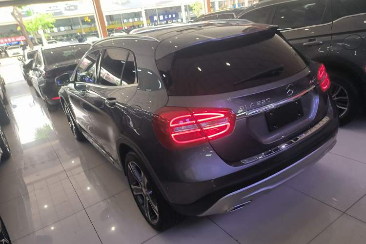 Used Mercedes-Benz GLA 2016 GLA 220 4MATIC Luxury Model Rear Left 45 Deg