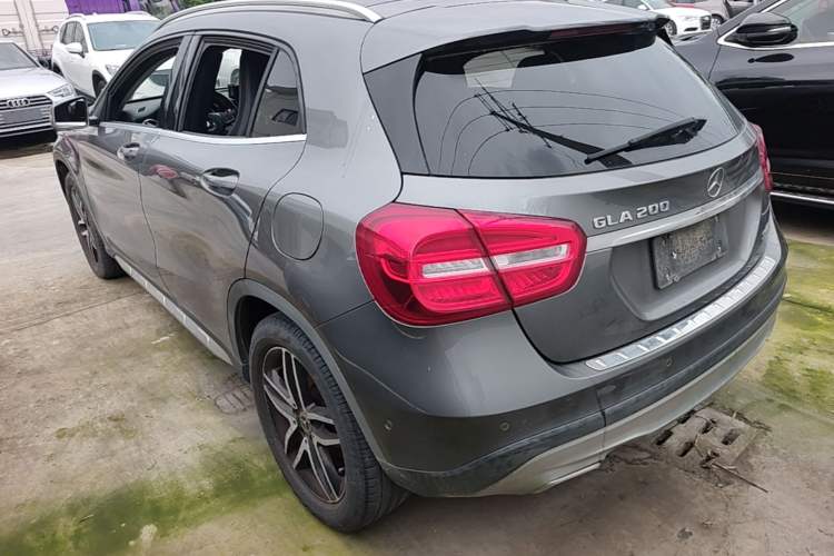 Used Mercedes-Benz GLA 2016 GLA 200 Fashion Model Rear Left 45 Deg