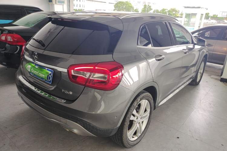 Used Mercedes-Benz GLA 2016 GLA 200 Sport Edition Rear Right 45 Deg