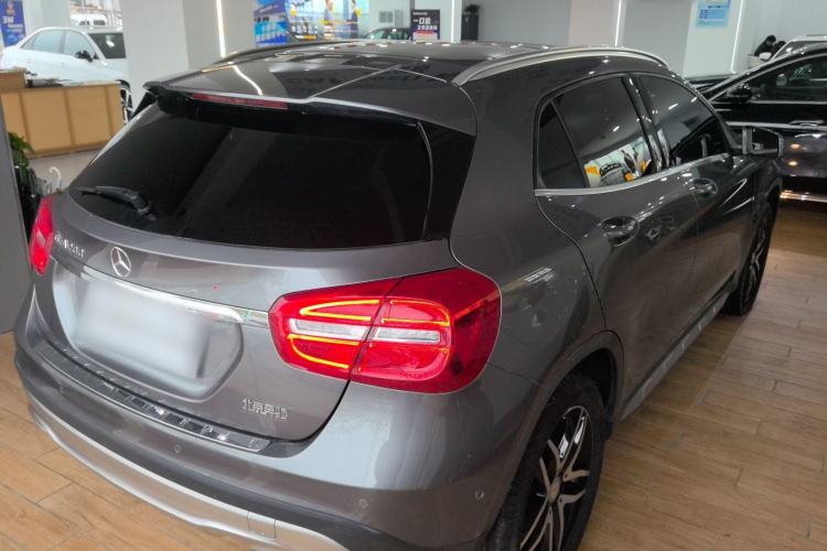 Used Mercedes-Benz GLA 2016 GLA 200 Fashion Model Rear Right 45 Deg