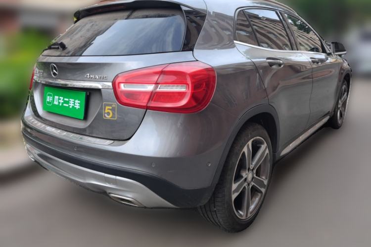 Used Mercedes-Benz GLA 2016 GLA 220 4MATIC Luxury Model Rear Right 45 Deg