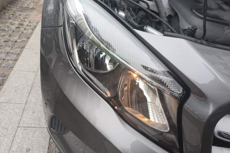 Used Mercedes-Benz GLA 2016 GLA 200 Sport Edition Right Front Headlight