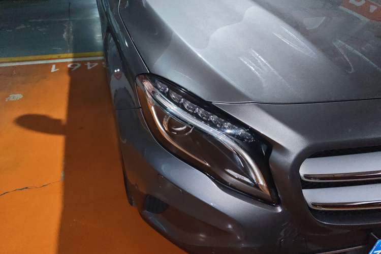 Used Mercedes-Benz GLA 2016 GLA 220 4MATIC Fashion Edition Right Front Headlight