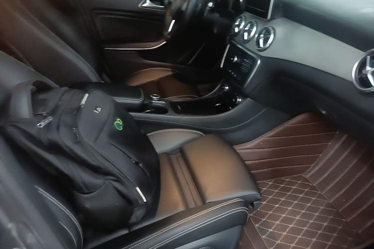 Used Mercedes-Benz GLA 2016 GLA 200 Sport Edition Right Front Seat