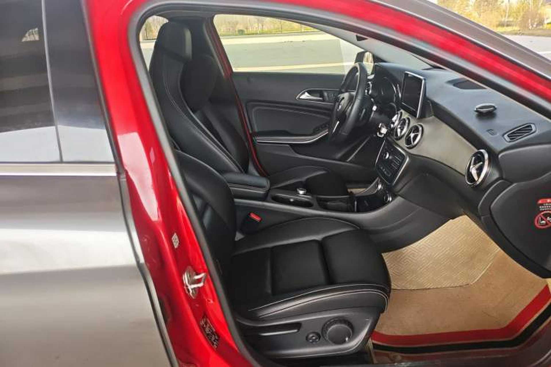 Used Mercedes-Benz GLA 2016 GLA 200 Sport Edition Right Front Seat
