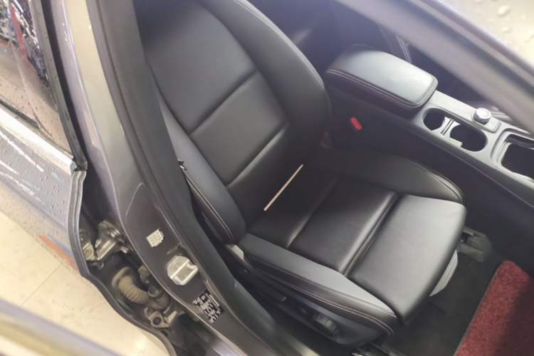 Used Mercedes-Benz GLA 2016 GLA 200 Fashion Model Right Front Seat