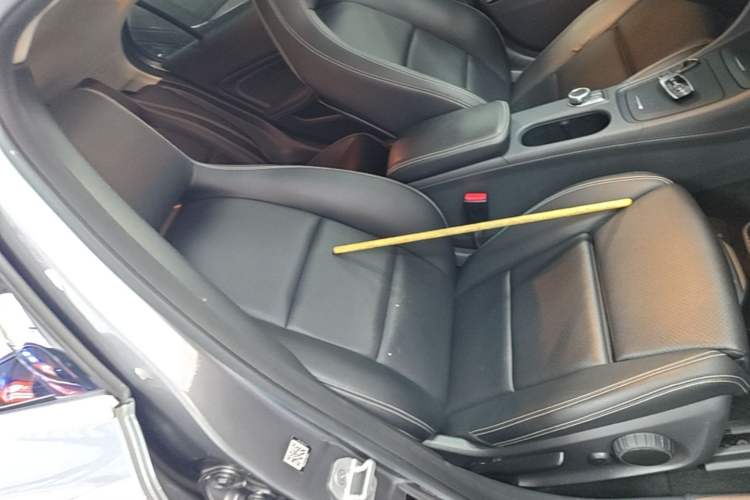 Used Mercedes-Benz GLA 2016 GLA 200 Sport Edition Right Front Seat