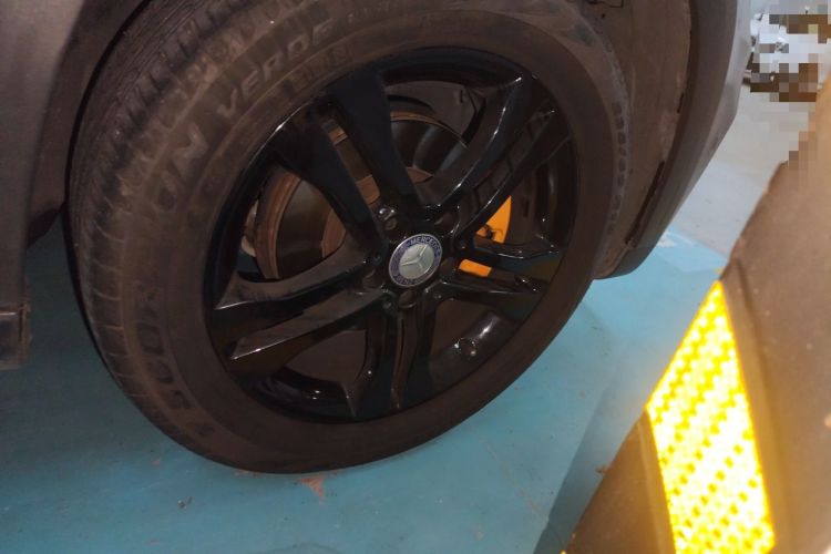 Used Mercedes-Benz GLA 2016 GLA 200 Sport Edition Right Front Wheel Hub