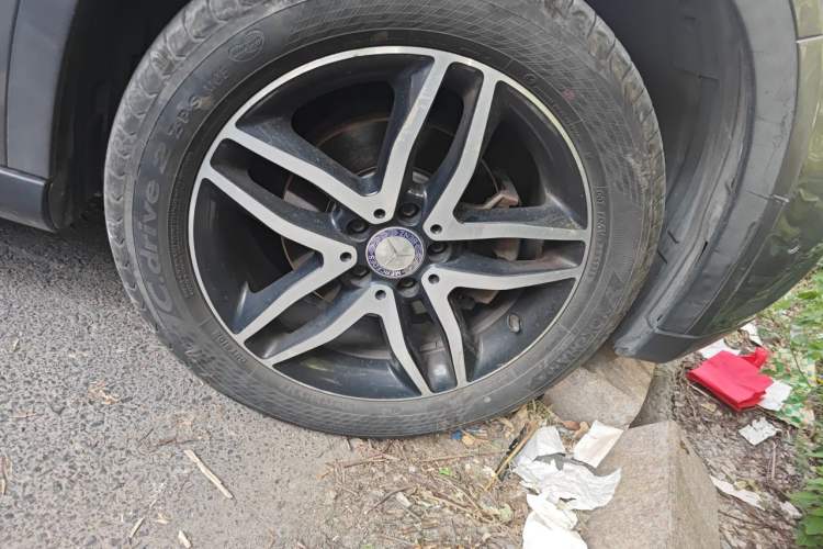 Used Mercedes-Benz GLA 2016 GLA 200 Fashion Model Right Front Wheel Hub